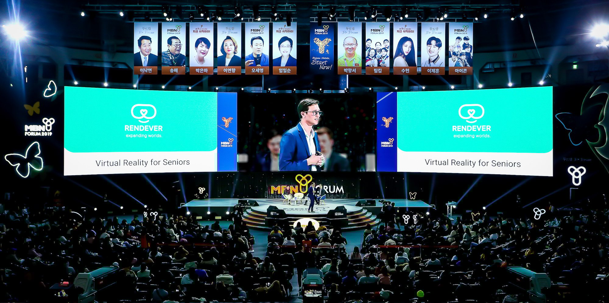 speaking_crowd-2